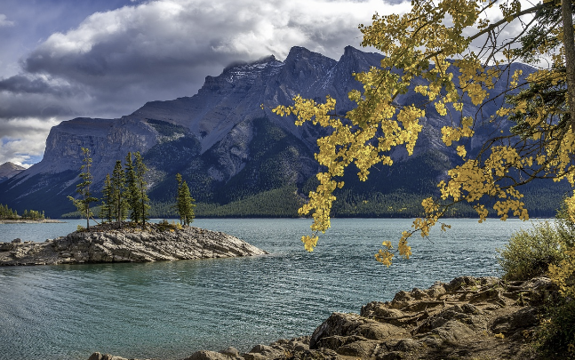 what does fall look like in Canada