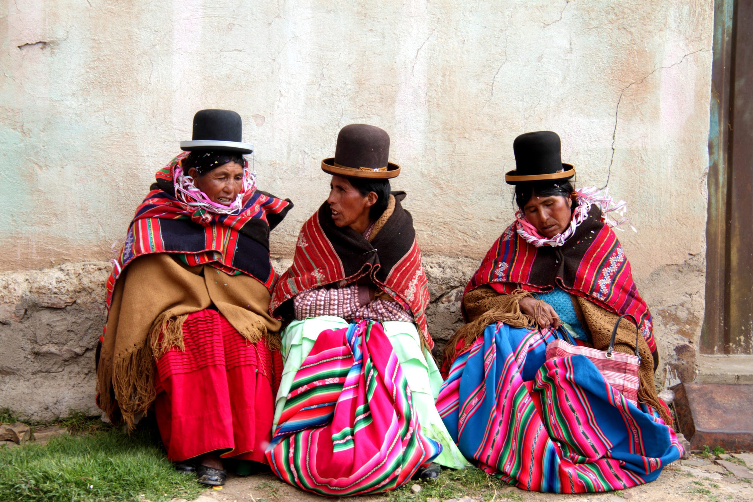 who are the cholitas of Bolivia?